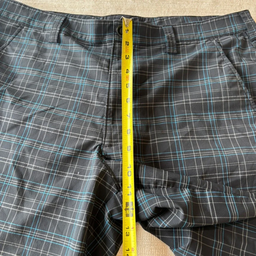 Under Armour Mens Plaid Golf Shorts Black Blue Size 36 Flat Front Stretch